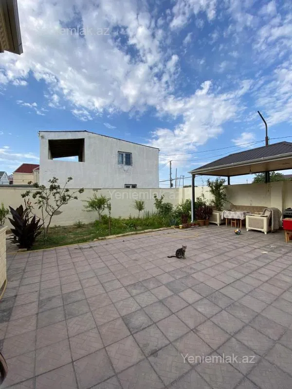 Satılır 3 otaqlı həyət evi 200 m²