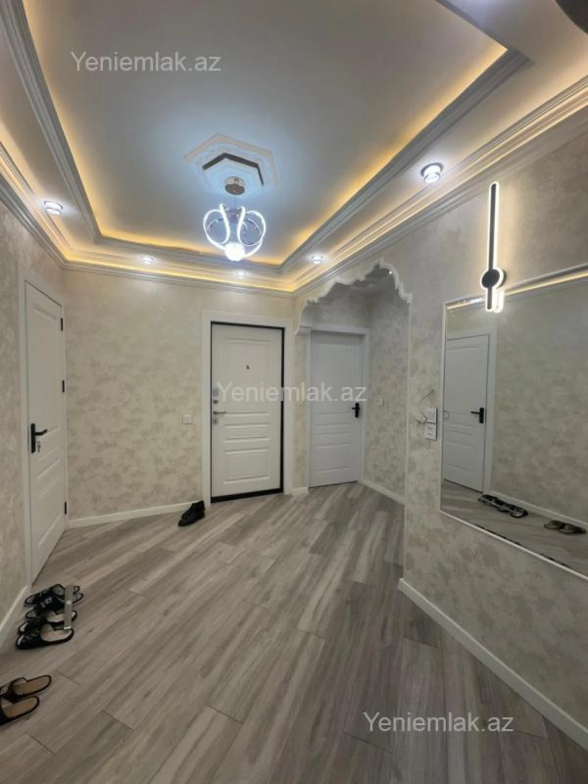 Satılır 4 otaqlı köhnə tikili 100 m²