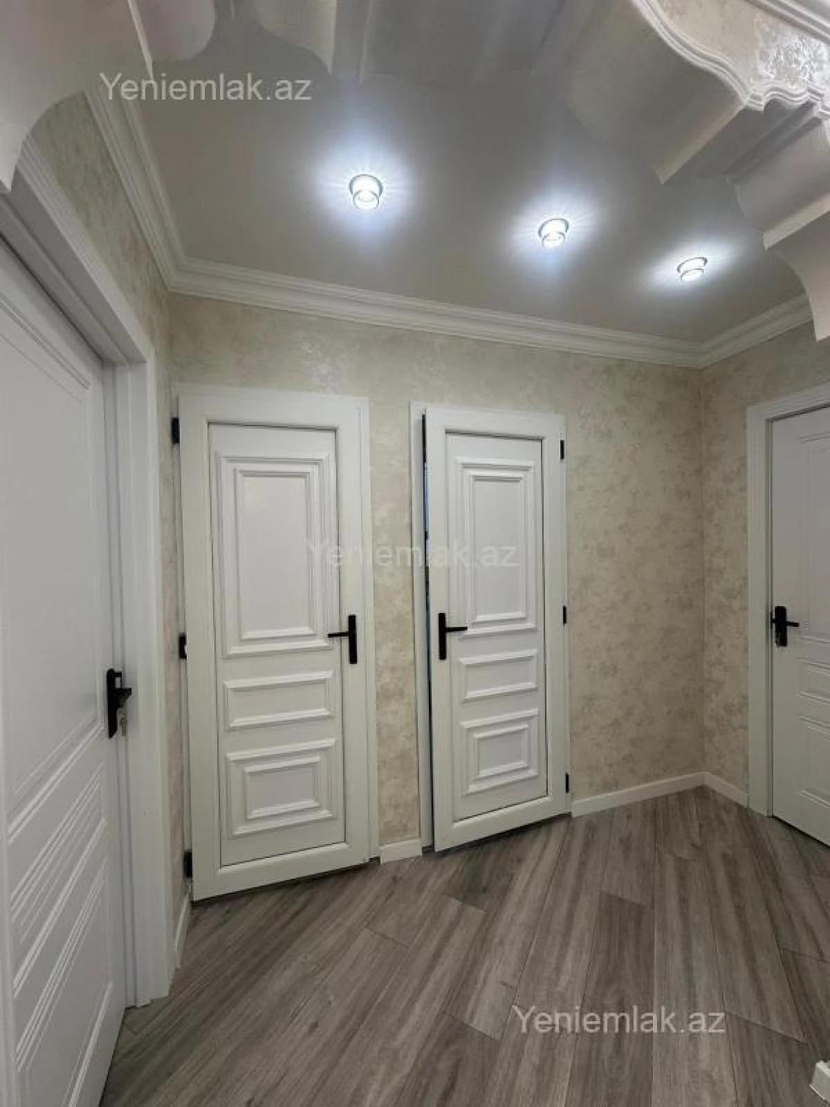 Satılır 4 otaqlı köhnə tikili 100 m²