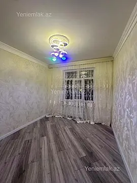 Satılır 4 otaqlı köhnə tikili 100 m²