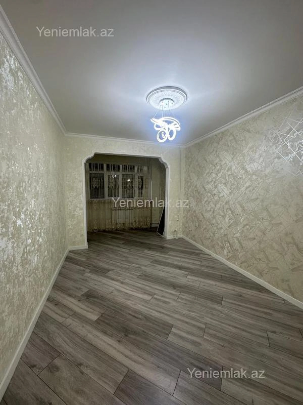 Satılır 4 otaqlı köhnə tikili 100 m²