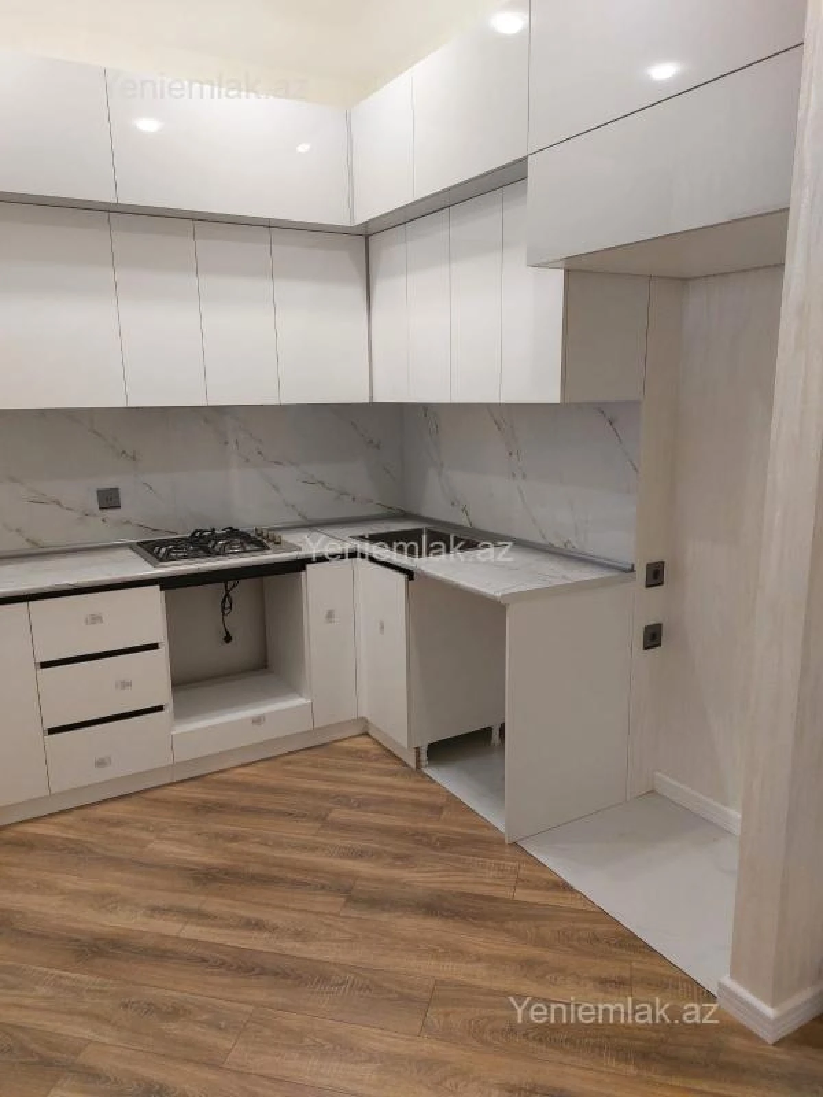 Satılır 3 otaqlı yeni tikili 90 m²