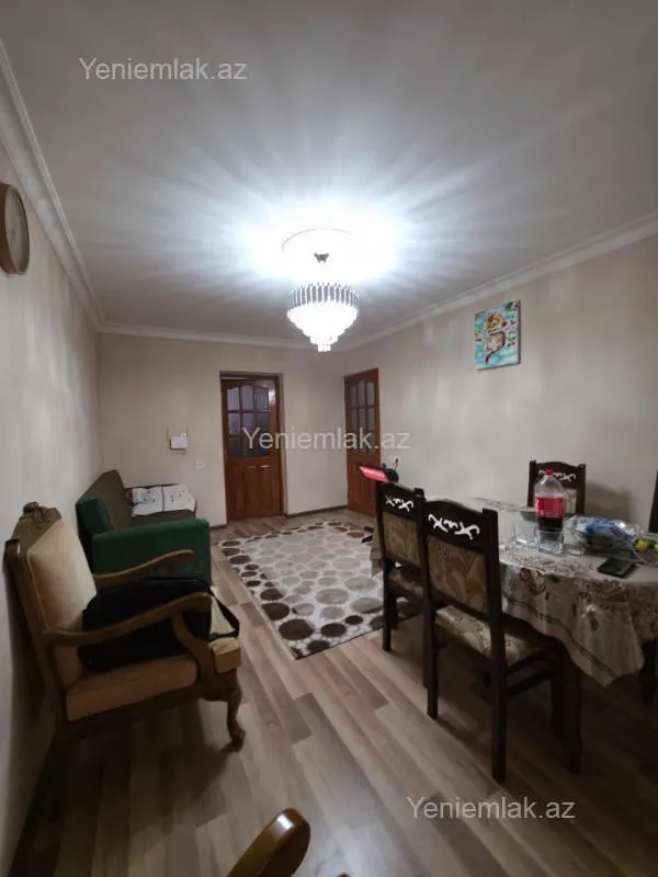 Satılır 2 otaqlı köhnə tikili 50 m²
