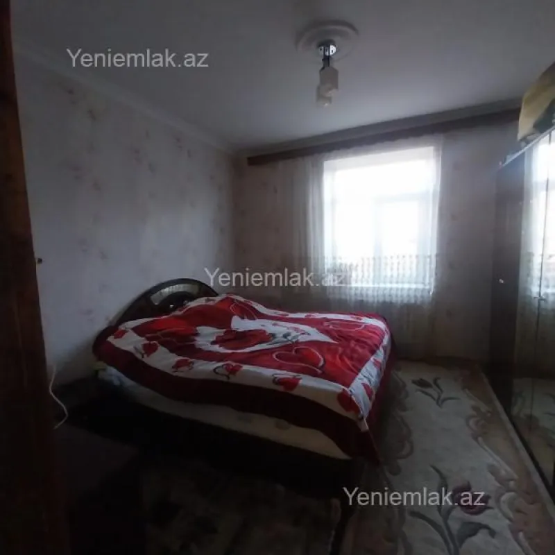 Satılır 4 otaqlı həyət evi 140 m²