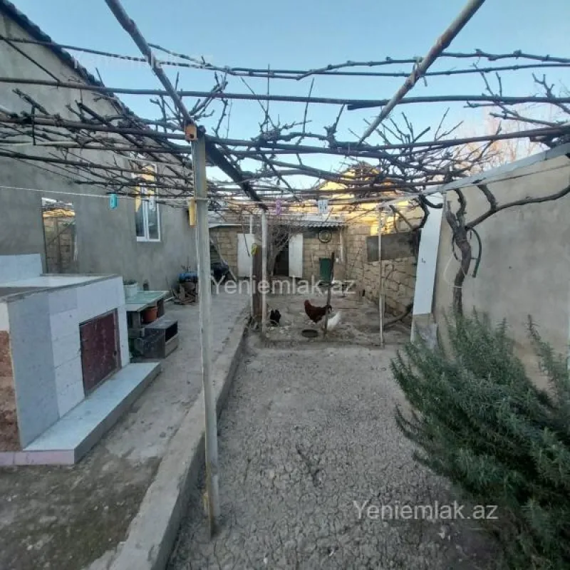 Satılır 4 otaqlı həyət evi 140 m²