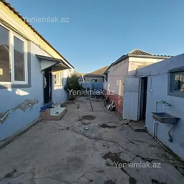 Satılır 4 otaqlı həyət evi 140 m²