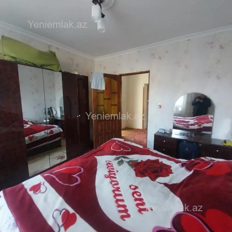 Satılır 4 otaqlı həyət evi 140 m²