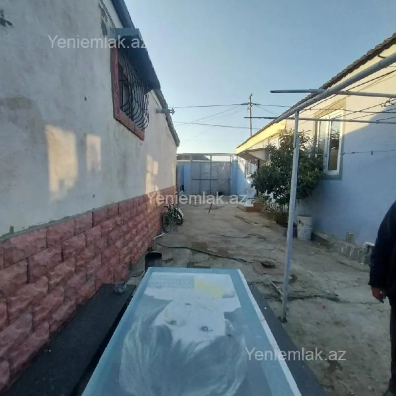 Satılır 4 otaqlı həyət evi 140 m²