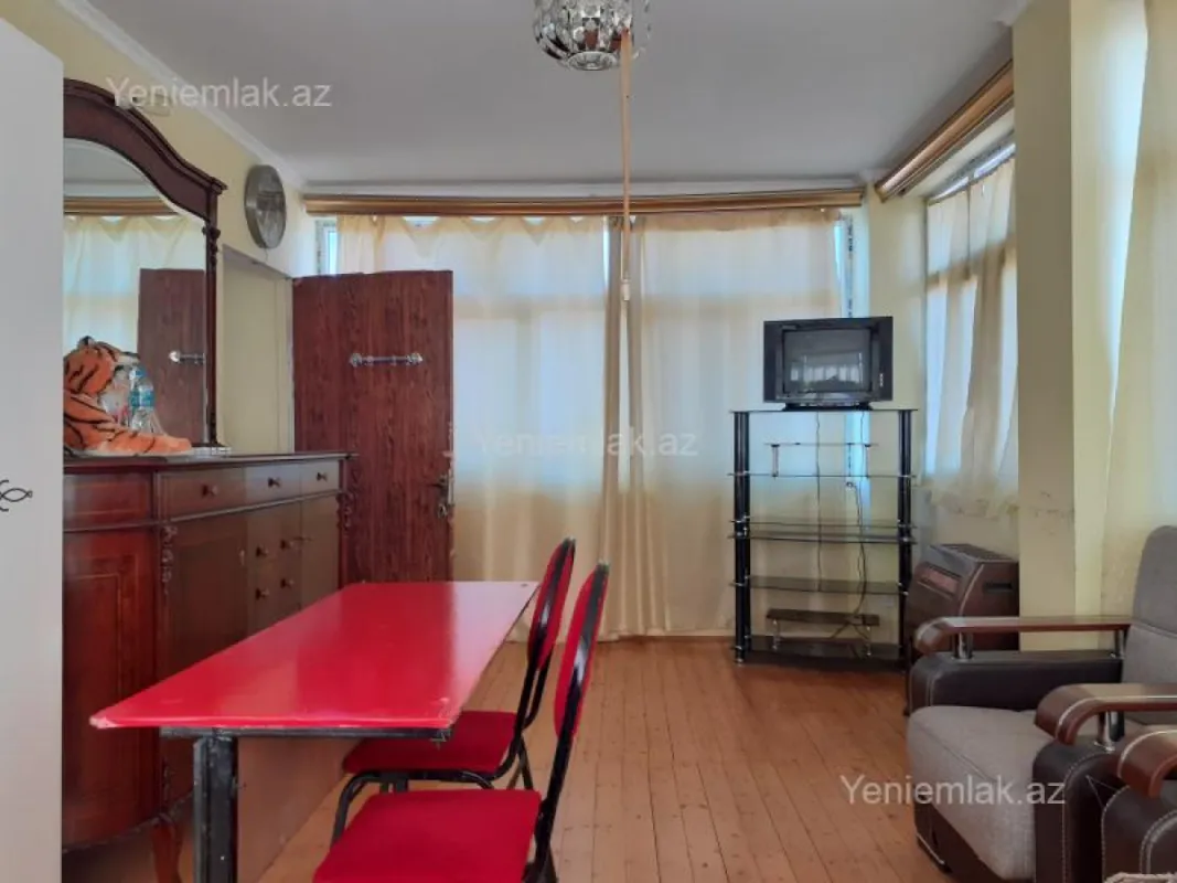 Satılır 3 otaqlı həyət evi 100 m²