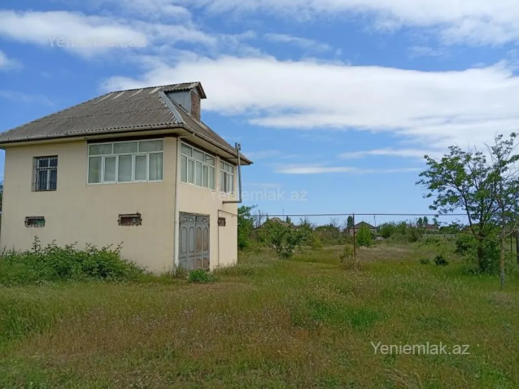 Satılır 3 otaqlı həyət evi 100 m²