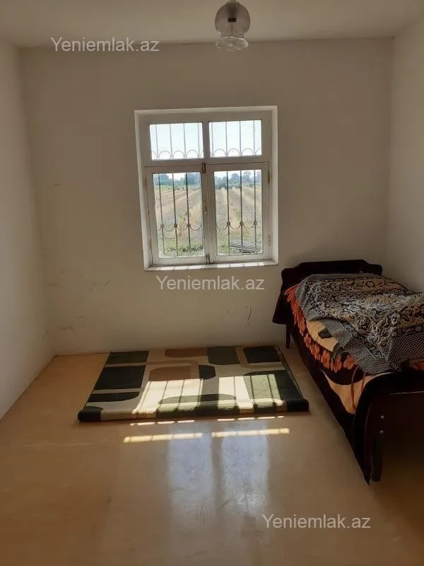 Satılır 3 otaqlı həyət evi 100 m²