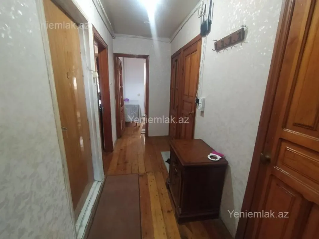 Satılır 2 otaqlı köhnə tikili 56 m²