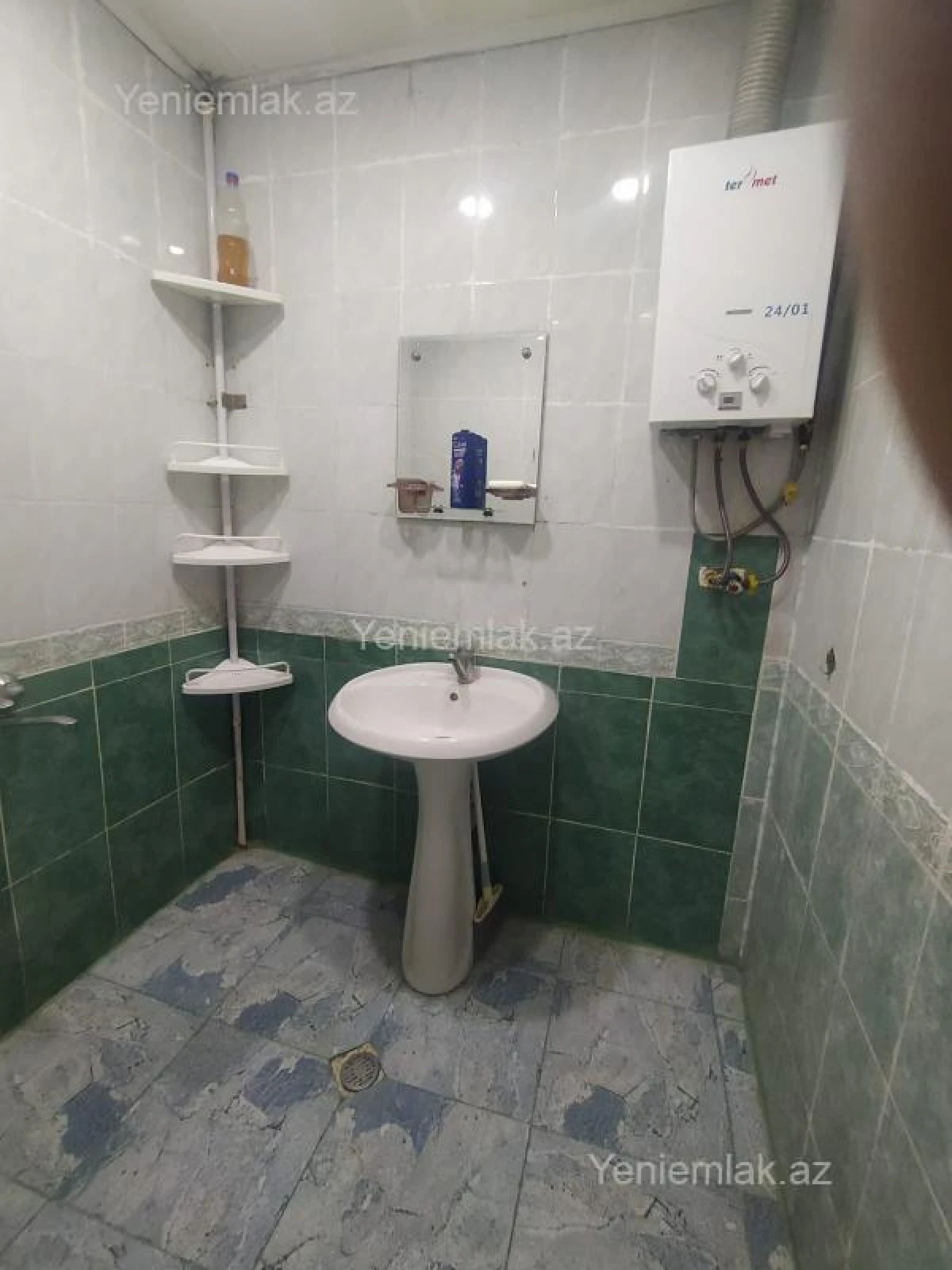 Satılır 2 otaqlı köhnə tikili 56 m²