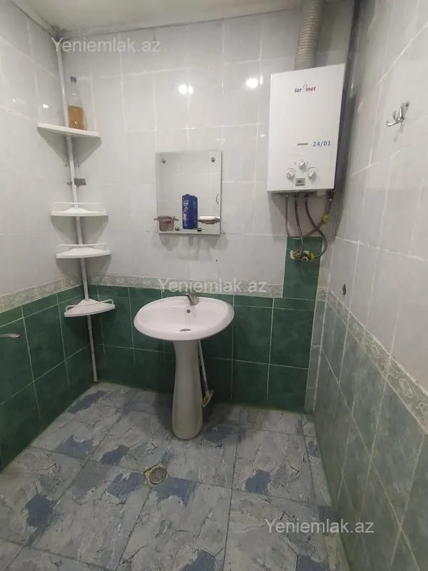 Satılır 2 otaqlı köhnə tikili 56 m²