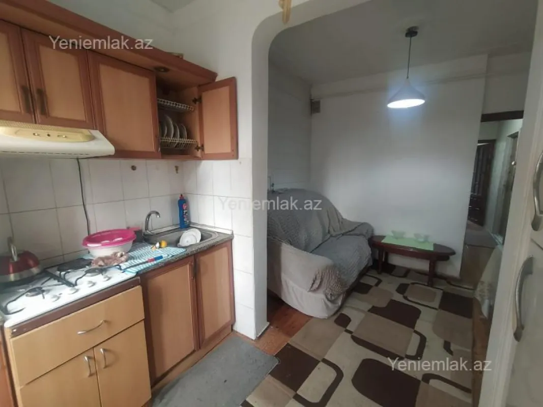 Satılır 2 otaqlı köhnə tikili 56 m²