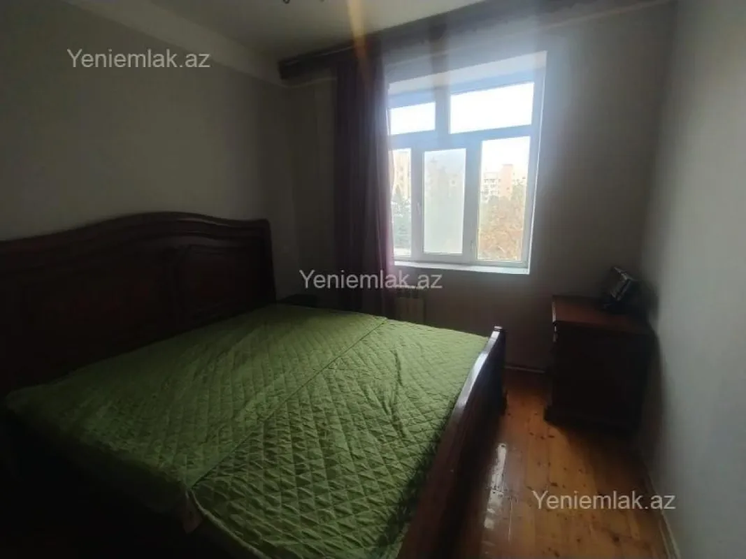 Satılır 2 otaqlı köhnə tikili 56 m²