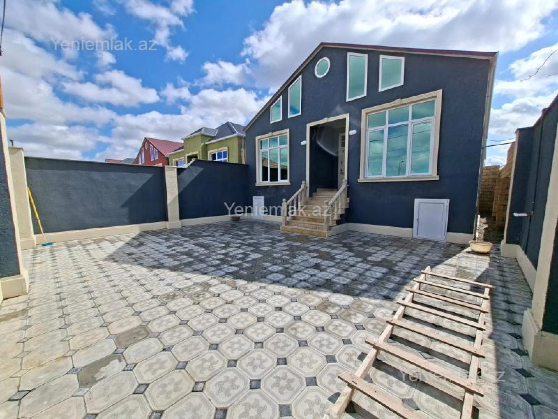Satılır 4 otaqlı həyət evi 120 m²