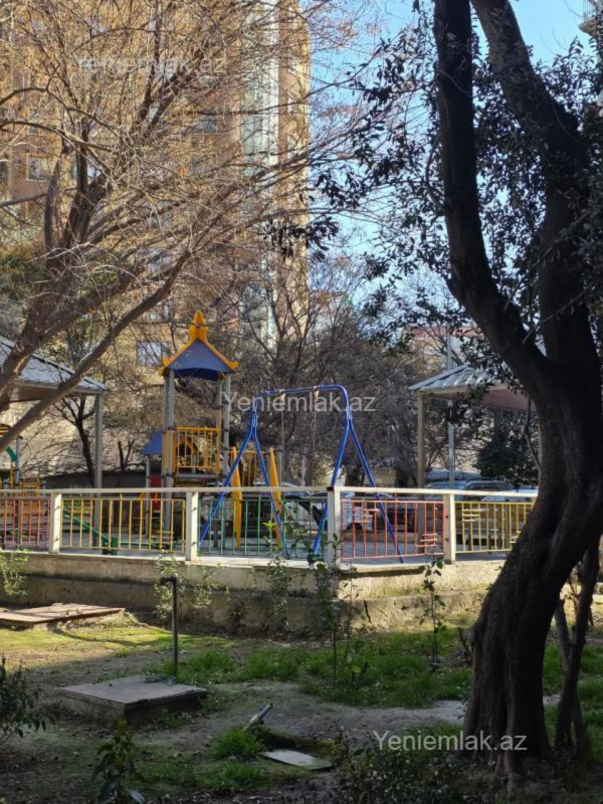 Satılır 3 otaqlı köhnə tikili 80 m²