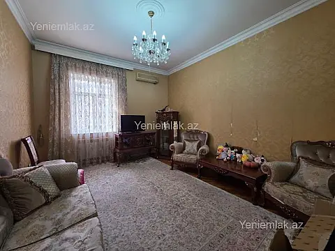 Satılır 3 otaqlı köhnə tikili 80 m²