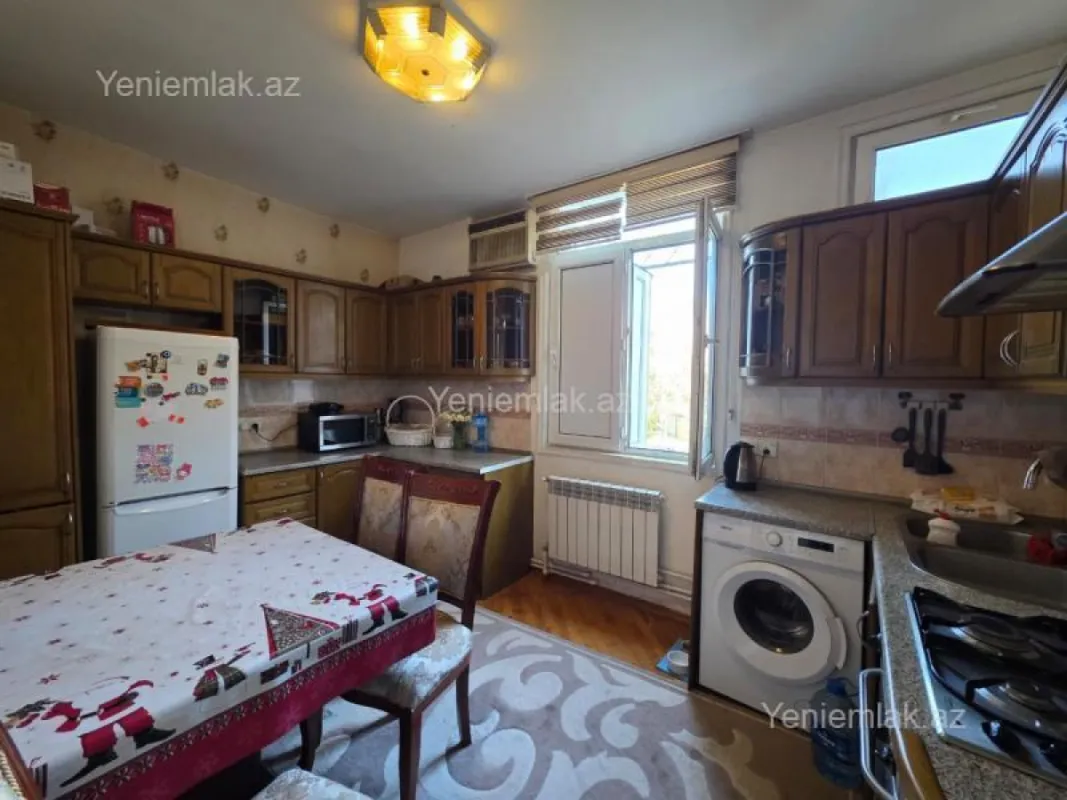 Satılır 3 otaqlı köhnə tikili 80 m²