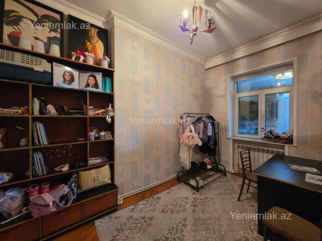Satılır 3 otaqlı köhnə tikili 80 m²