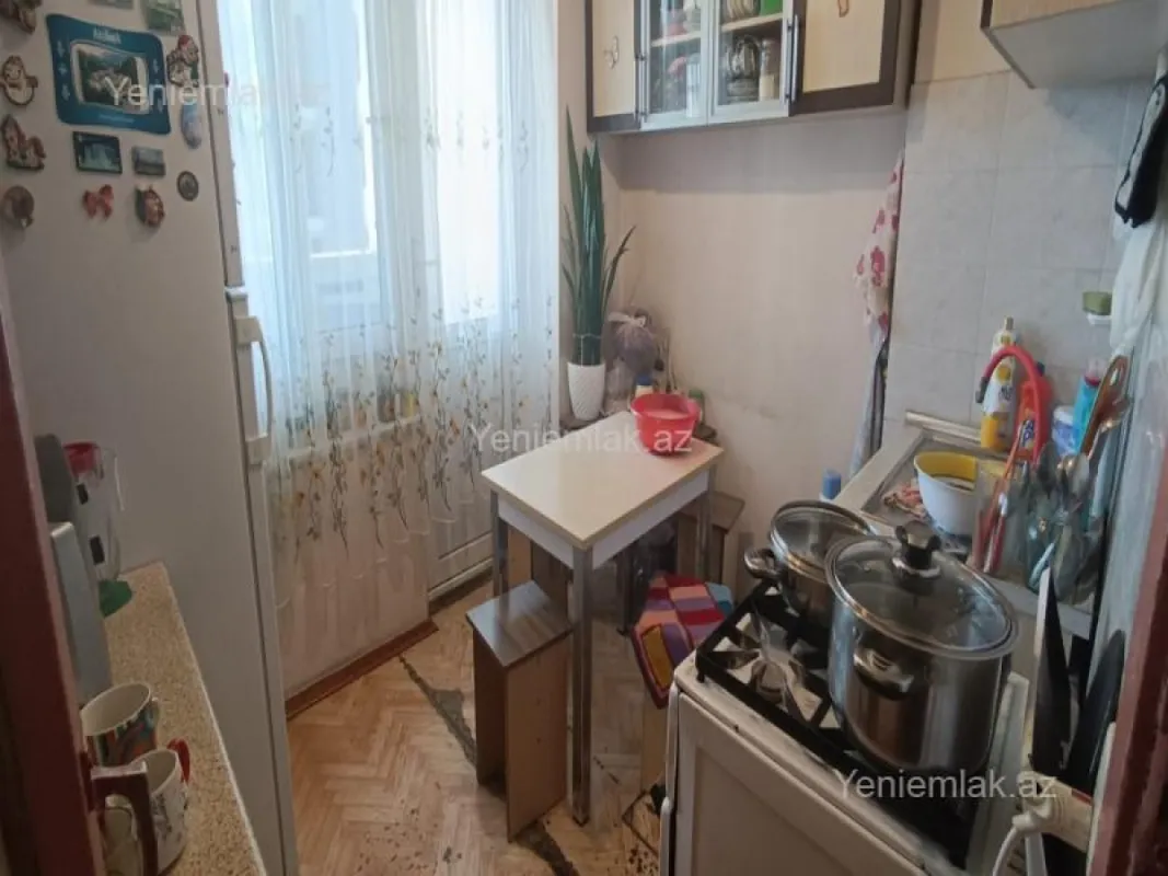 Satılır 3 otaqlı köhnə tikili 90 m²