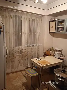 Satılır 3 otaqlı köhnə tikili 90 m²