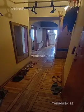 Satılır 3 otaqlı köhnə tikili 90 m²