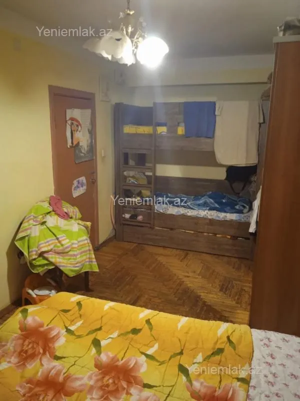 Satılır 3 otaqlı köhnə tikili 90 m²