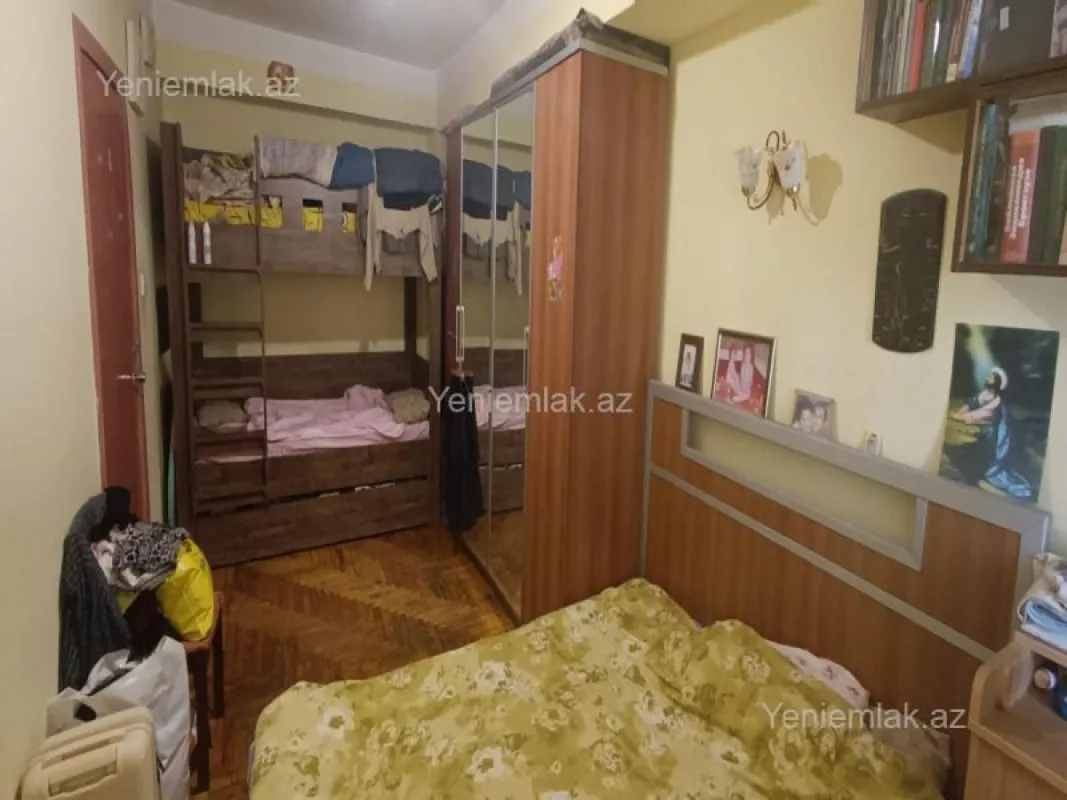 Satılır 3 otaqlı köhnə tikili 90 m²