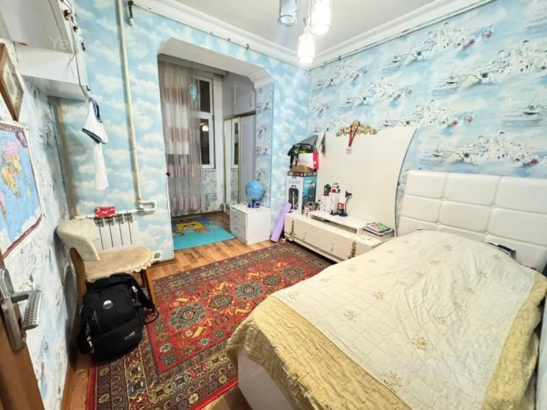 Satılır 5 otaqlı köhnə tikili 100 m²