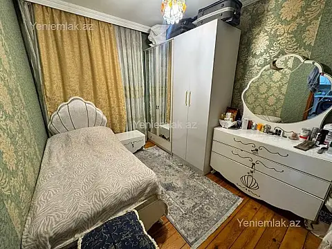 Satılır 5 otaqlı köhnə tikili 100 m²