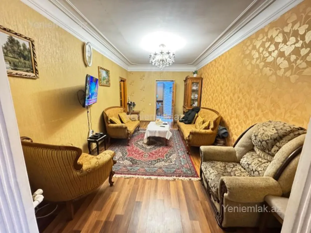 Satılır 5 otaqlı köhnə tikili 100 m²