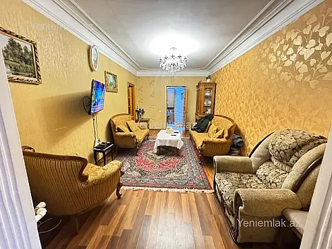 Satılır 5 otaqlı köhnə tikili 100 m²