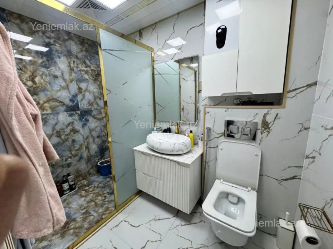 Satılır 5 otaqlı köhnə tikili 100 m²