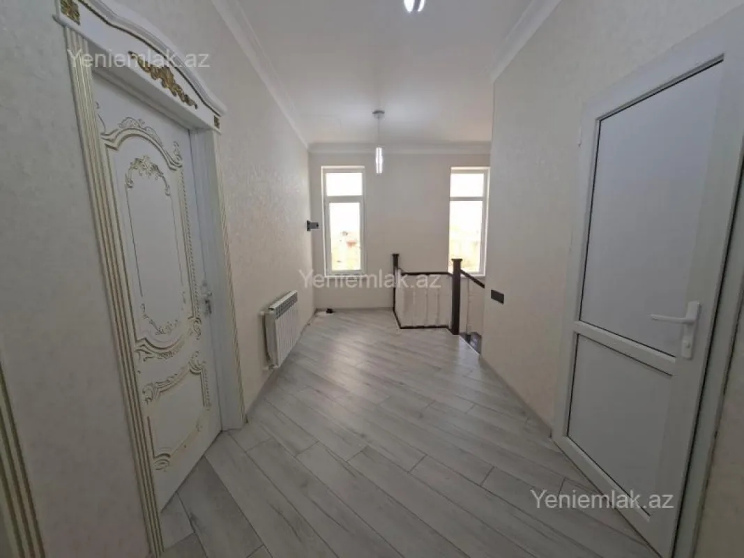 Satılır 5 otaqlı həyət evi 220 m²