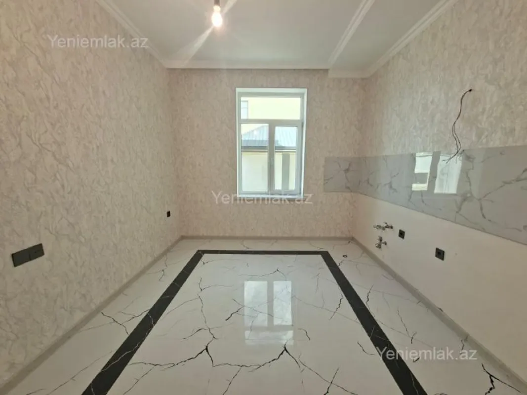 Satılır 5 otaqlı həyət evi 220 m²