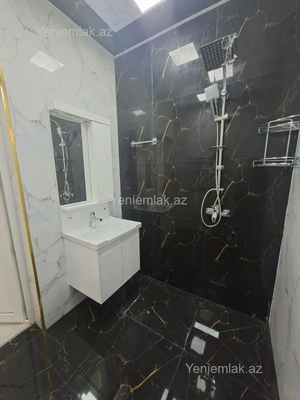 Satılır 5 otaqlı həyət evi 220 m²