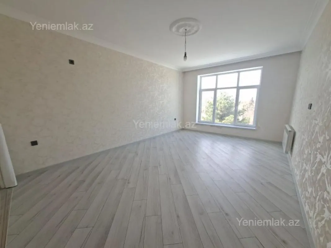 Satılır 5 otaqlı həyət evi 220 m²