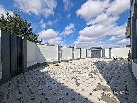 Satılır 5 otaqlı həyət evi 220 m²