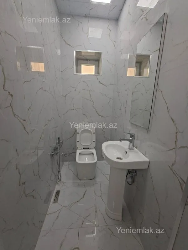Satılır 5 otaqlı həyət evi 220 m²