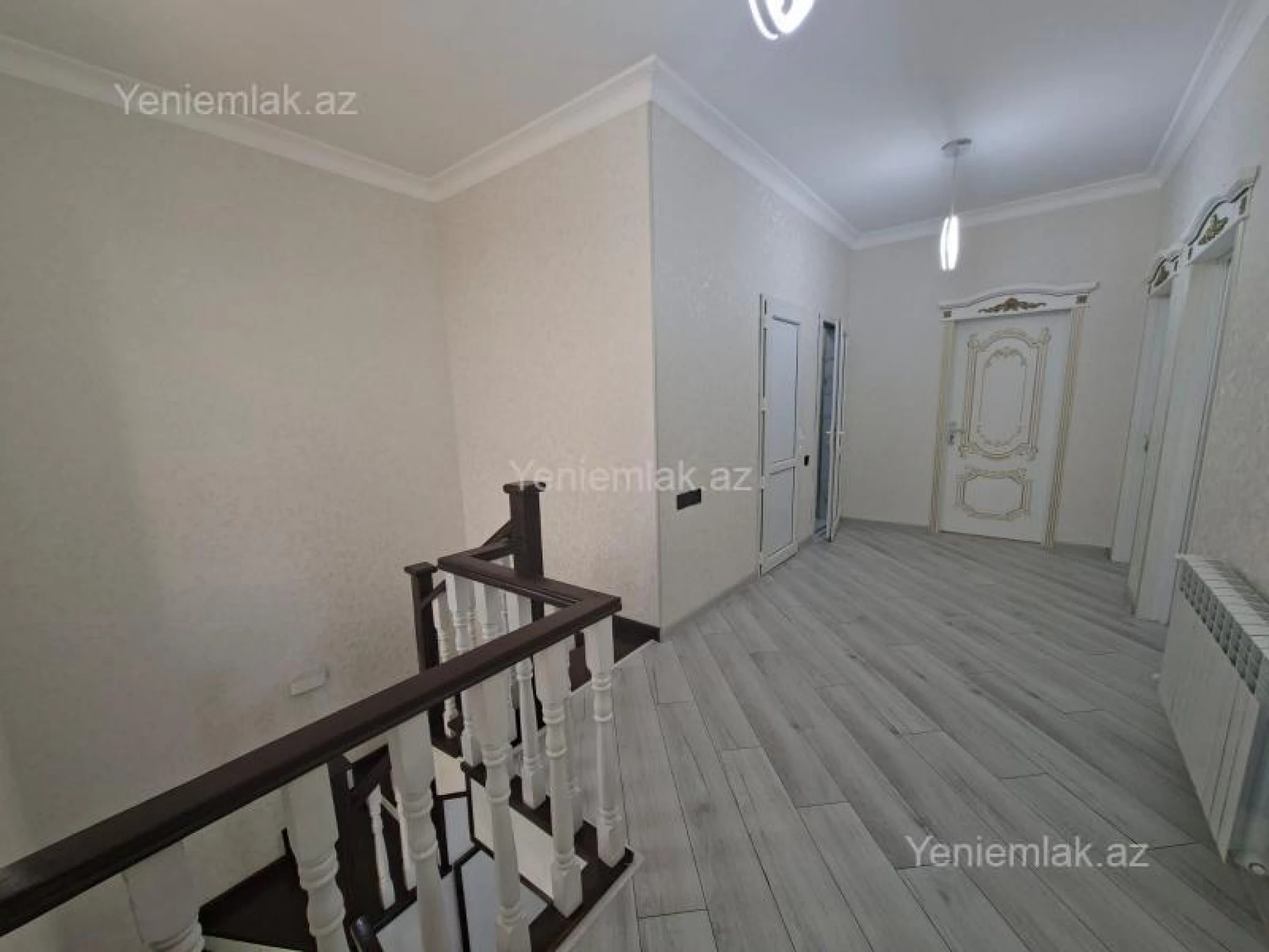 Satılır 5 otaqlı həyət evi 220 m²