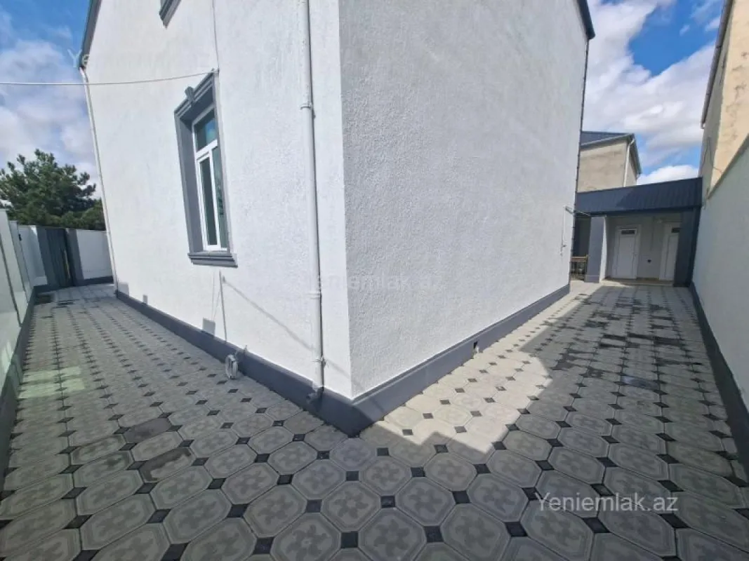 Satılır 5 otaqlı həyət evi 220 m²