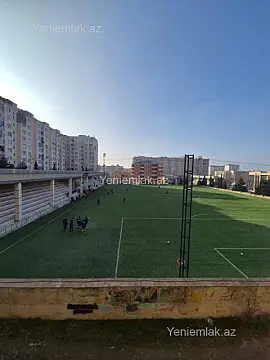 Satılır 4 otaqlı köhnə tikili 110 m²