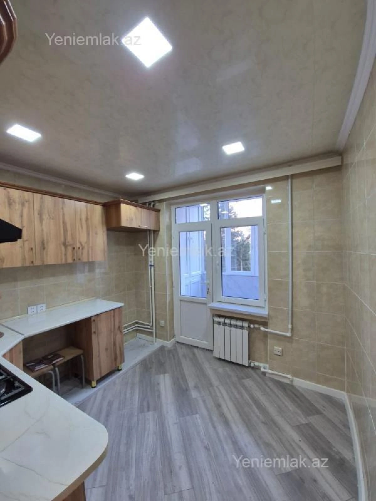 Satılır 4 otaqlı köhnə tikili 110 m²