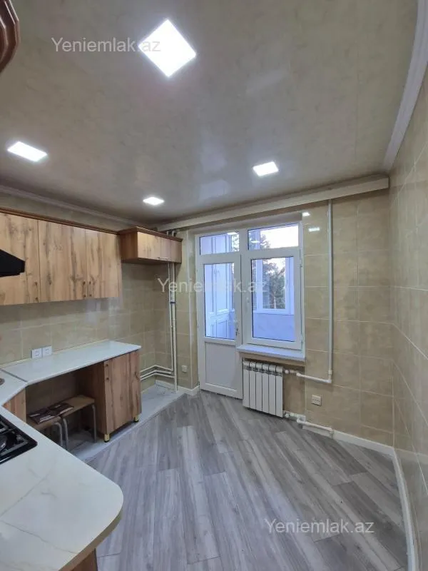 Satılır 4 otaqlı köhnə tikili 110 m²