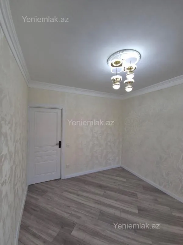 Satılır 4 otaqlı köhnə tikili 110 m²