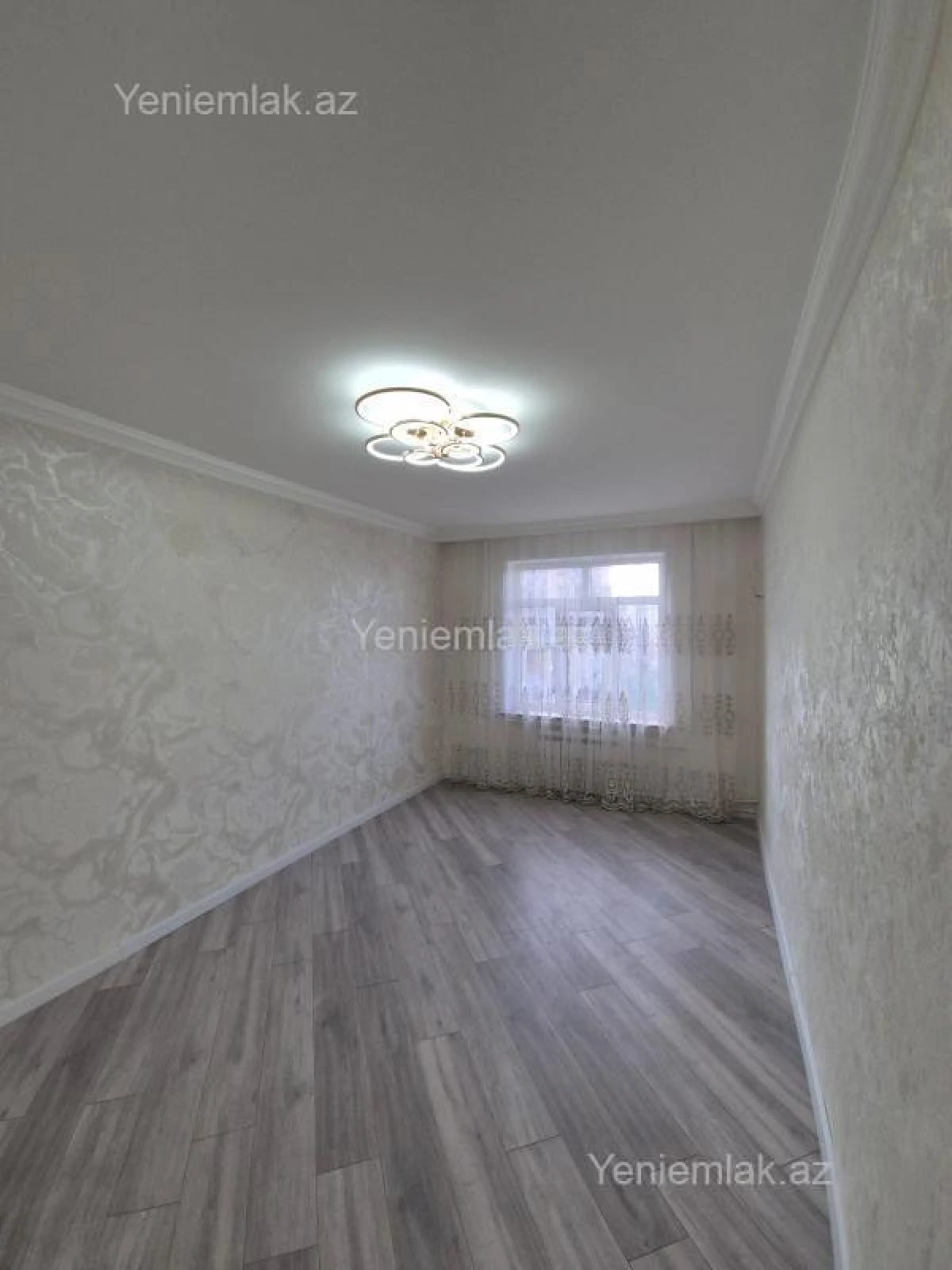 Satılır 4 otaqlı köhnə tikili 110 m²