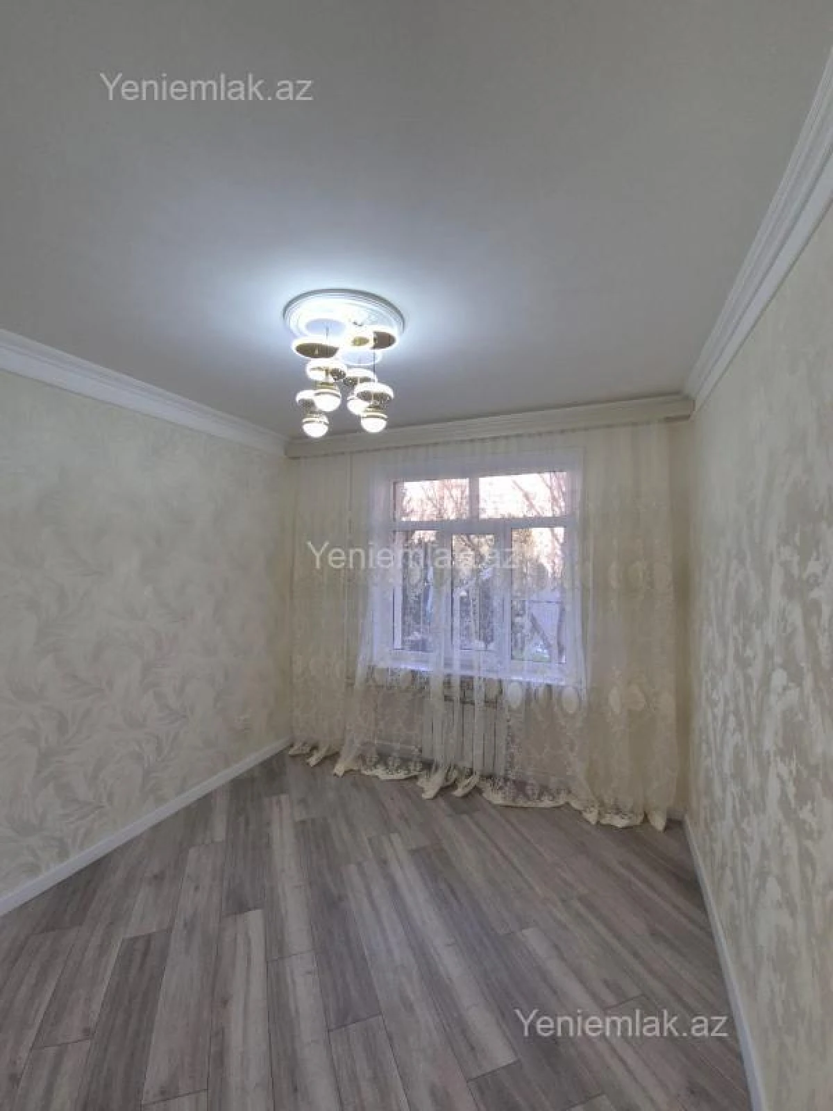 Satılır 4 otaqlı köhnə tikili 110 m²