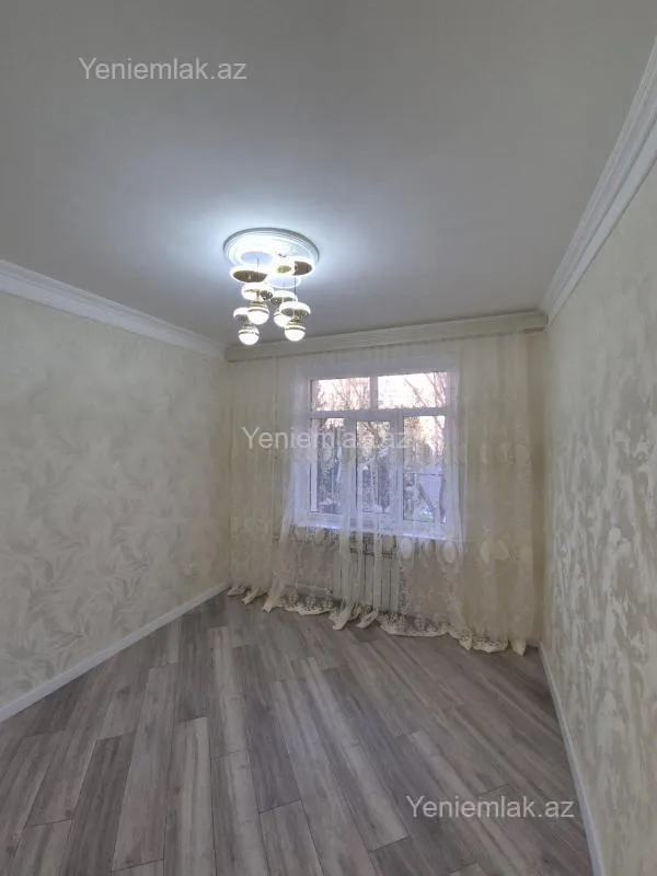 Satılır 4 otaqlı köhnə tikili 110 m²